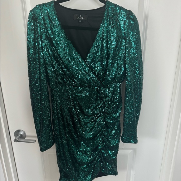 07 Lulu’s Emerald Green Sequin Bodycon Mini Dress - Picture 2 of 3
